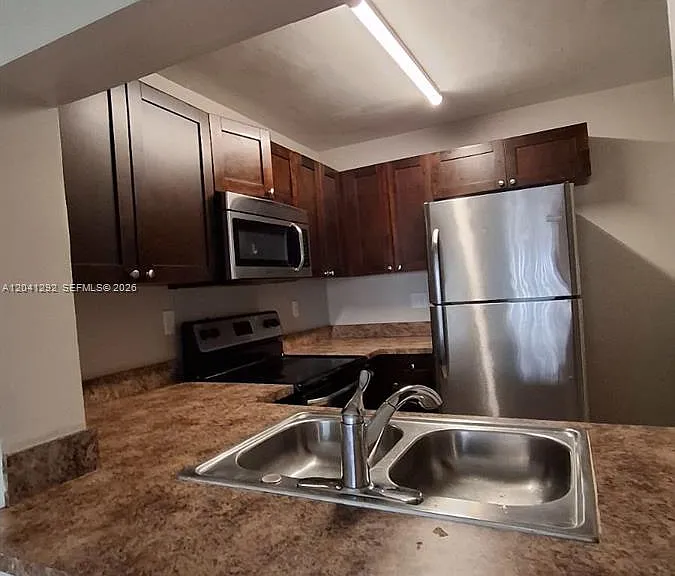 496 NW 165th Street Rd #D612 — Photo 2