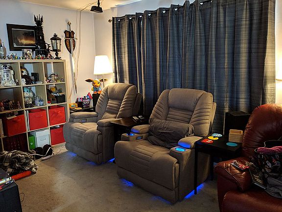 Spacious living room