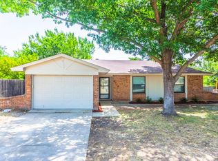 5432 Parkview Dr, Haltom City, TX 76148