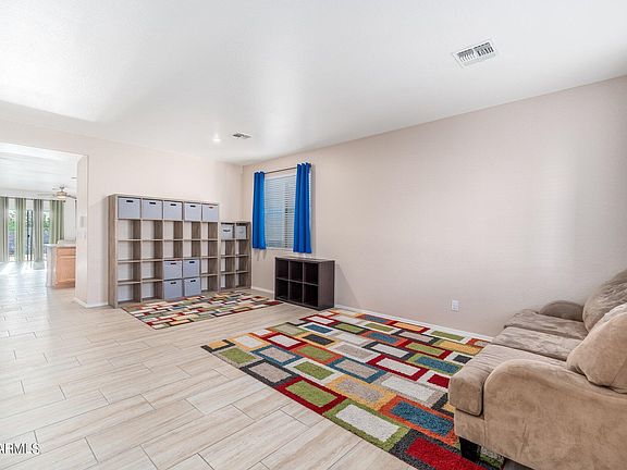 3rd image of 40806 N HUDSON Court