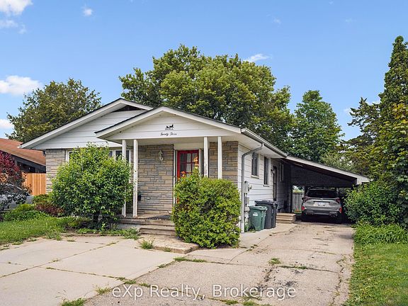 3rd image of 23 Muskoka Dr