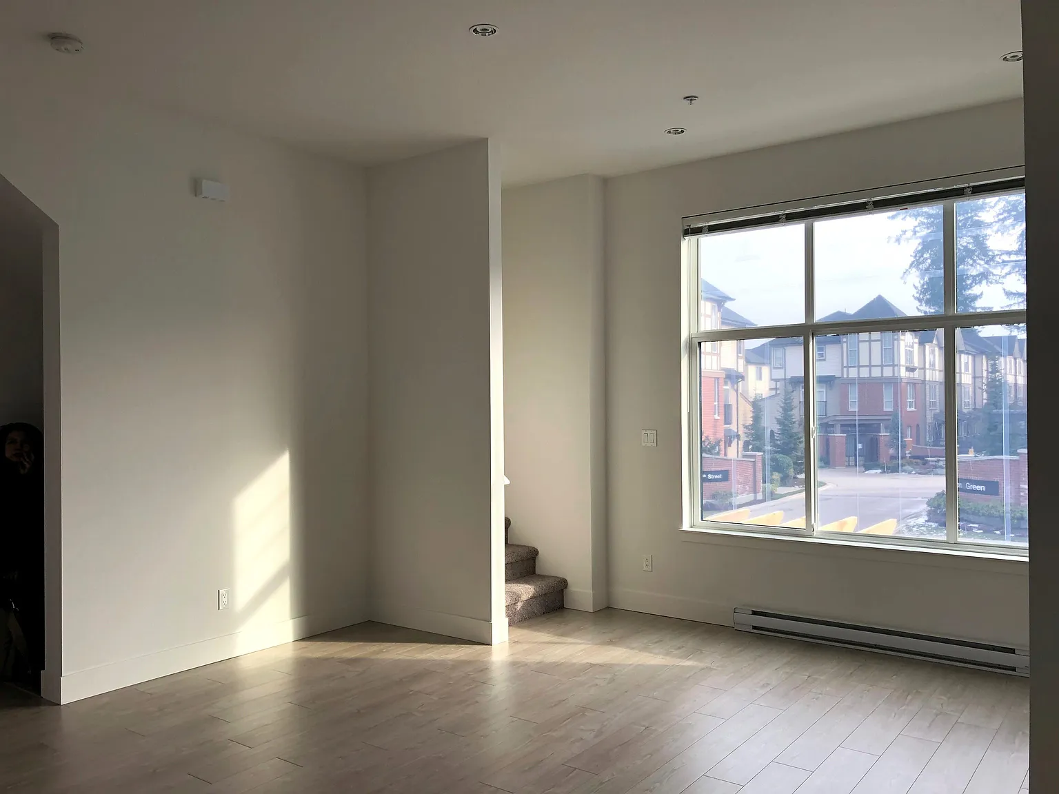 4 bed, 1333 sqft, $3,400 — Photo 2