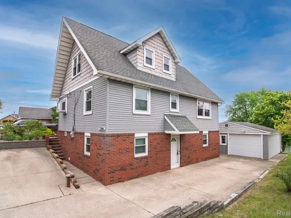 3266 Benstein Rd, Commerce Township, MI 48382