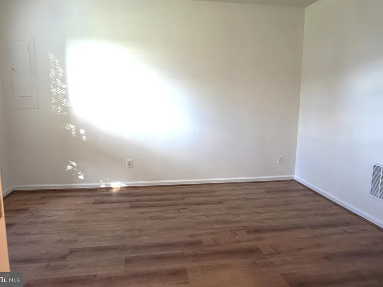 22997 Bulwark Ter — Photo 23