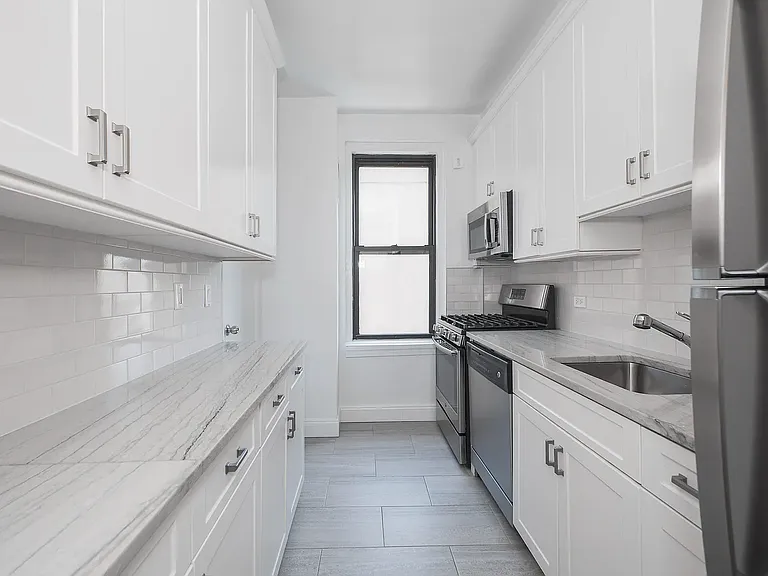 222 W 83rd St #10A — Photo 2