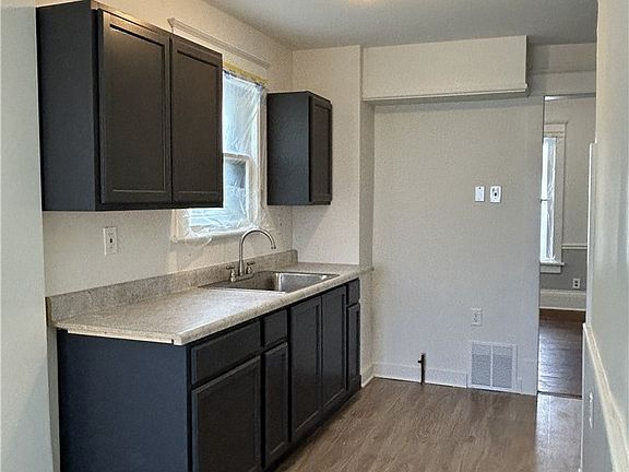 5th image of 495 Delmar Ave