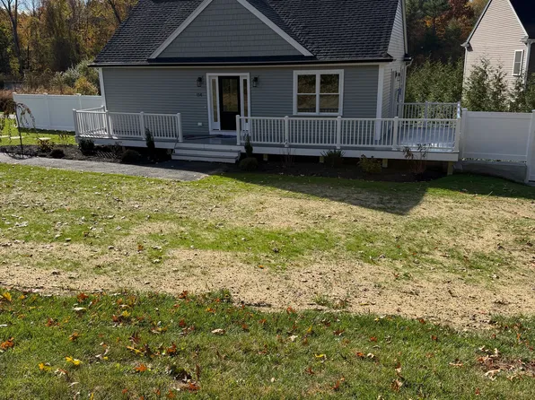 114 Beach St, Foxboro, MA 02035