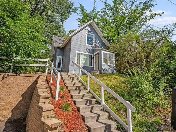 806 Agate St, Saint Paul, MN 55117