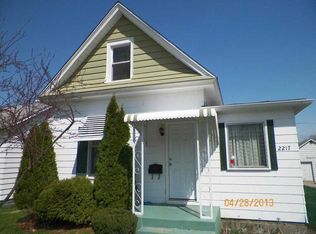 2217 N 7th St, Clinton, IA 52732