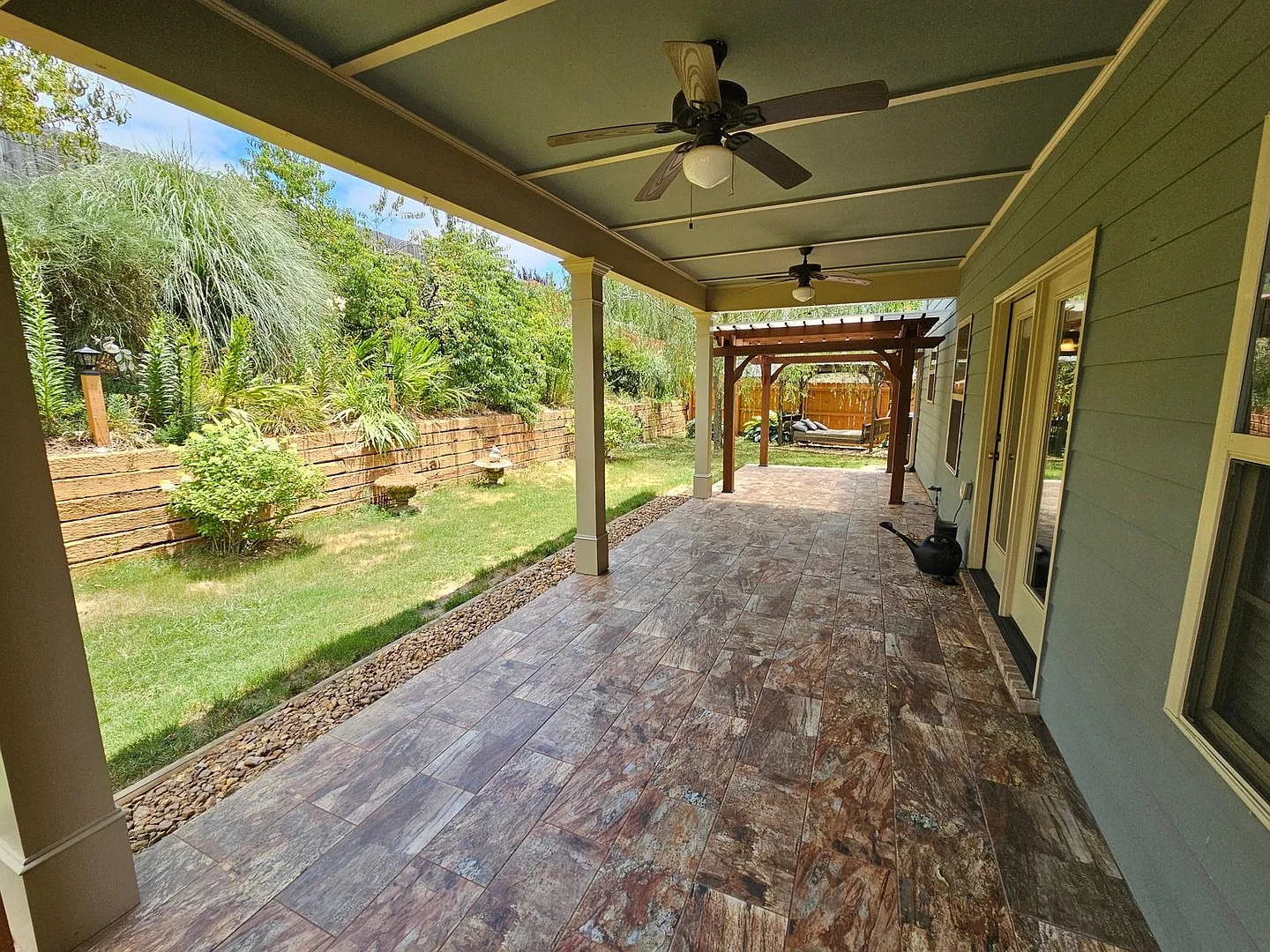 4 Bedroom Single Family Home in Gainesville — Photo 3