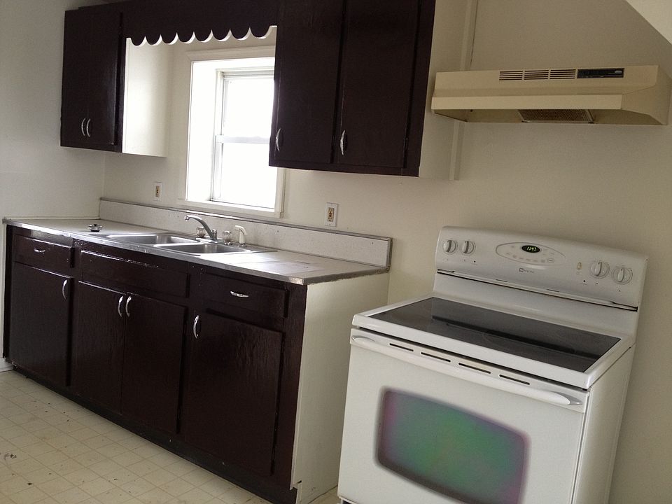 2nd image of 5814 Mains Ln #B