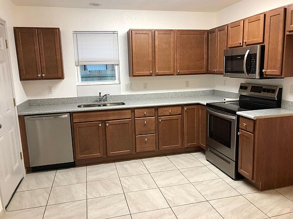 2nd image of 3391 Green Briar Cir #B