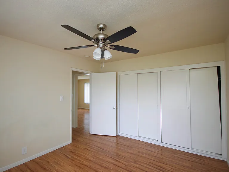 2035 Huntington Dr #6 — Photo 8