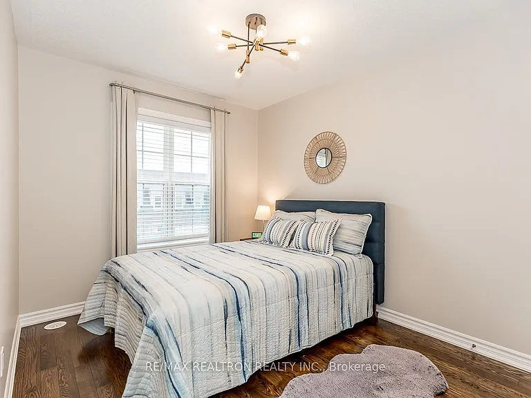28 Donald Buttress Blvd W — Photo 32