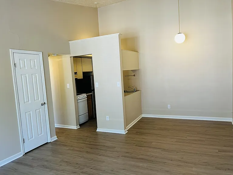 36 Pacific Dr — Photo 5