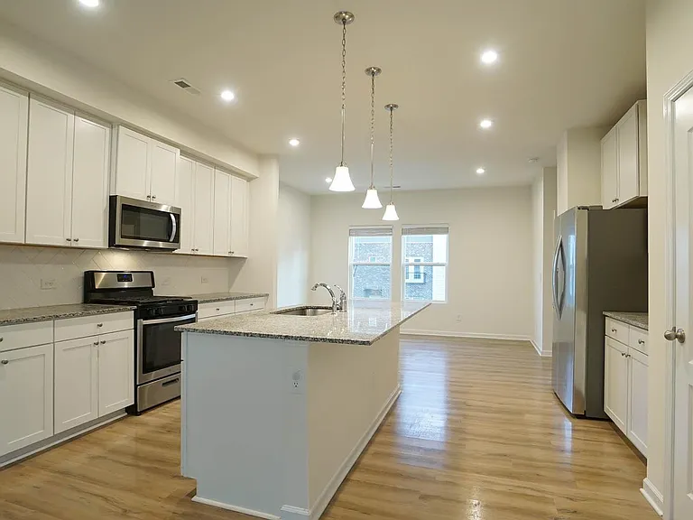 1041 Salt Glaze Ln — Photo 7