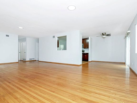 3rd image of 1099 S Johnson Ave