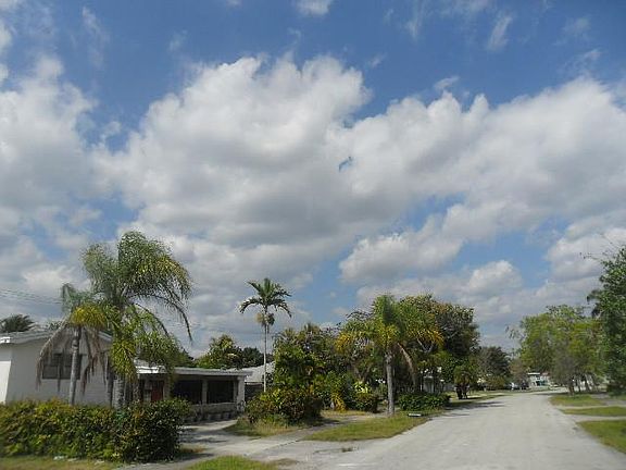 4th image of 9362 Dominican Dr