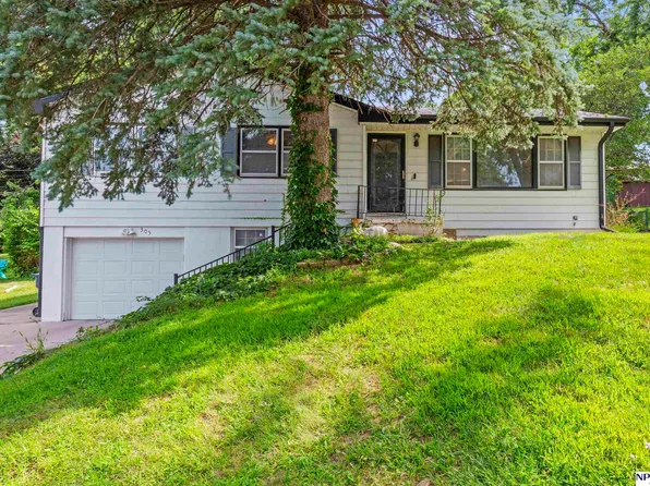 305 Westridge Ave, Bellevue, NE 68005