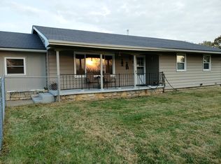 2210 SW Davis Dr, Topeka, KS 66614