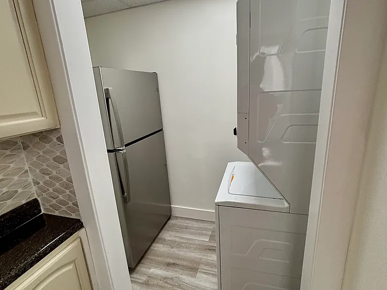 7 Franklin Ave #6 — Photo 7