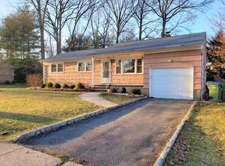 252 W Hegel Ave, Edison, NJ 08820