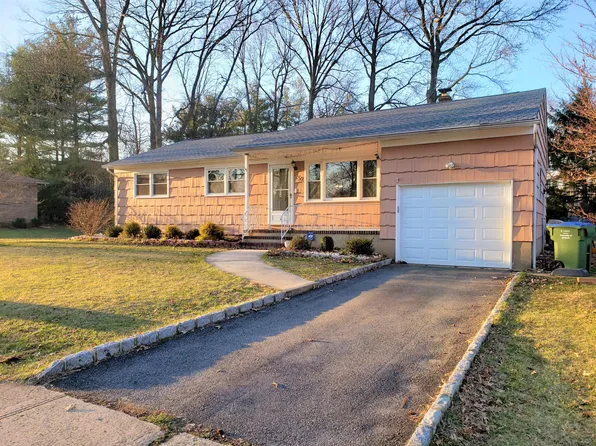 252 W Hegel Ave, Edison, NJ 08820