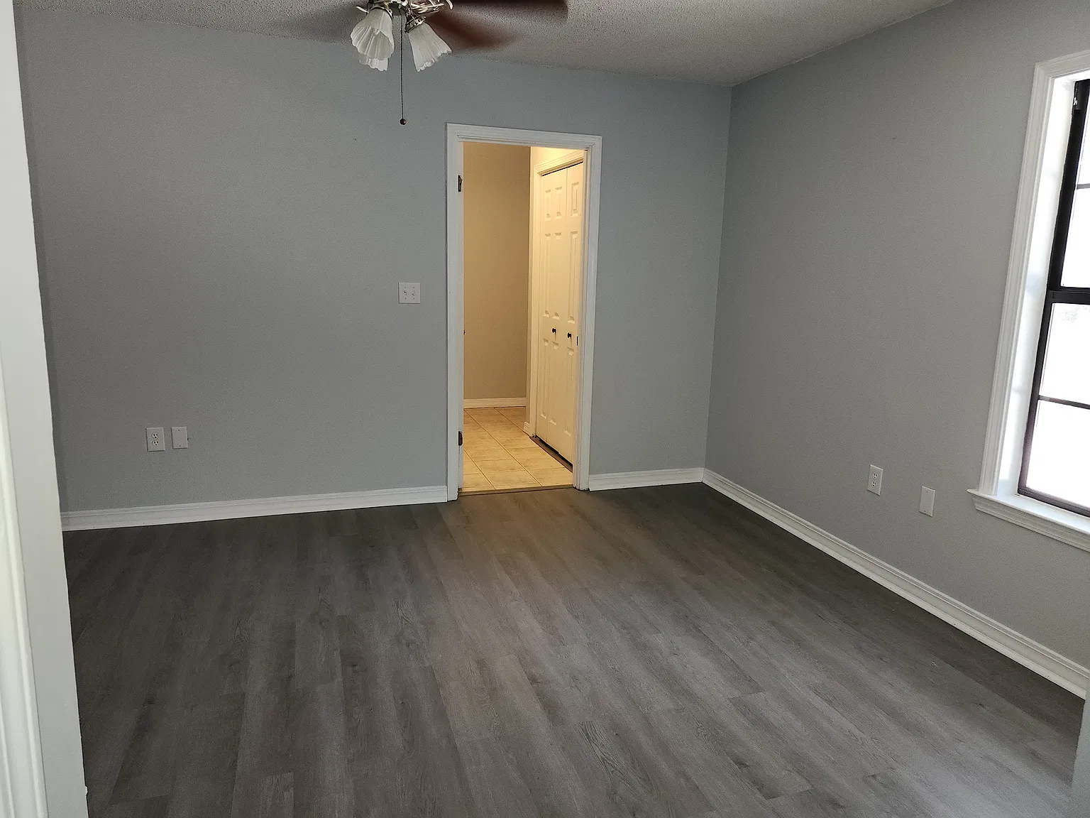 4 bed, 1560 sqft, $1,800 — Photo 2