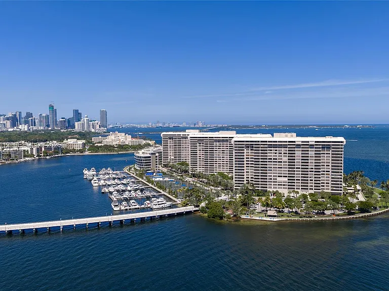 2 Grove Isle Dr #BPH10 — Photo 27