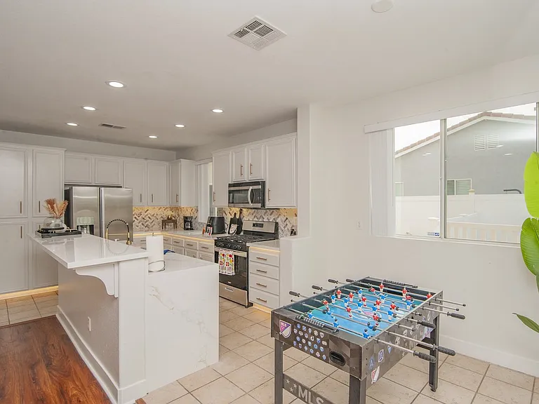 26876 Alta Mira St — Photo 17