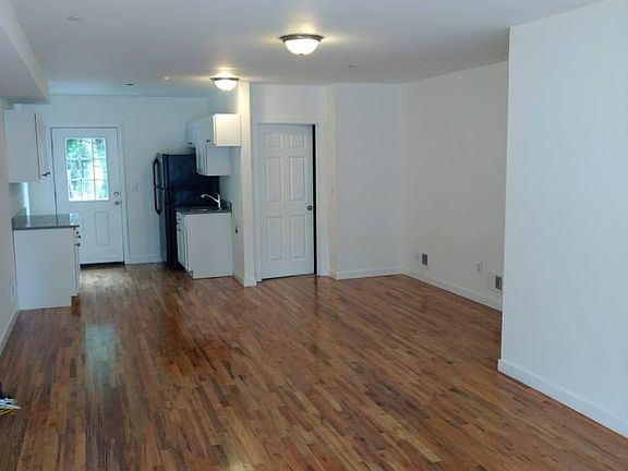 3rd image of 134 Scribner Ave