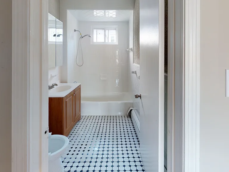 490 McGrath Hwy #3 — Photo 6