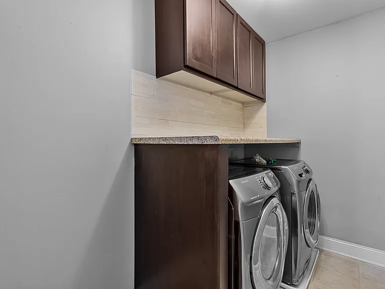 3839 Jade Ct — Photo 14