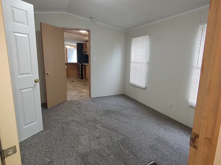 8685 Green Meadows Ln — Photo 33