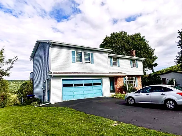 39 Green Meadow Ln, Binghamton, NY 13901
