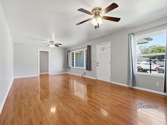 4th image of 413 W Rogers Dr