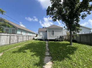 3424 Avenue R 1/2, Galveston, TX 77550