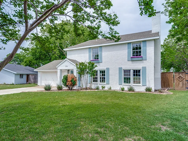 23 Grant Cir — Photo 1