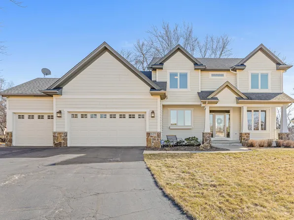 8491 Mission Hills Cir, Chanhassen, MN 55317