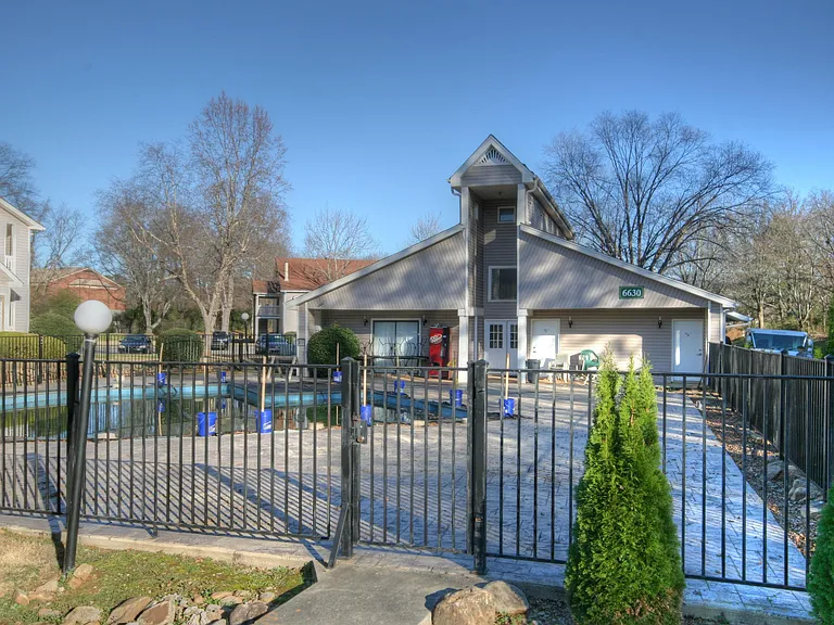 6634 Willow Pointe Dr NW #1-F — Photo 17