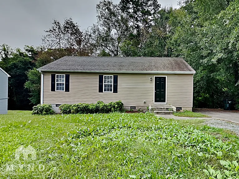729 Chandler Ave — Photo 1