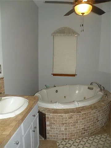555 S 5th St — Photo 16