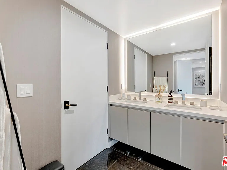 1017 N Croft Ave #Penthouse 01 — Photo 8