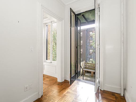 4th image of 154 E 37th St #3R