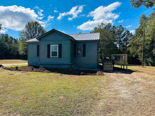 506 W Cherry Ave, Selmer, TN 38375