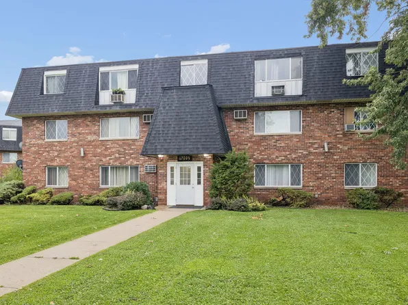 17204 71st Ave APT 4, Tinley Park, IL 60477