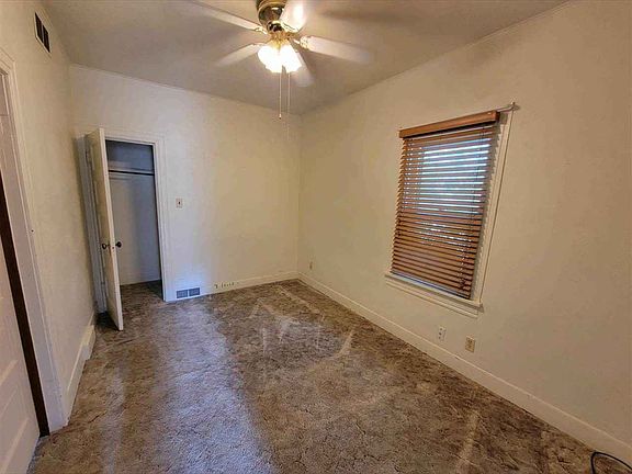 4th image of 903 W 1st St
