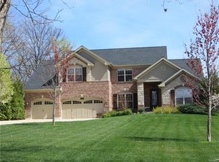 352 Ries Bend Rd, Ballwin, MO 63021