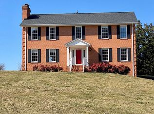 97 Highfield Ln, Roanoke, VA 24019