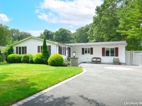 170 6th Avenue, Holtsville, NY 11742